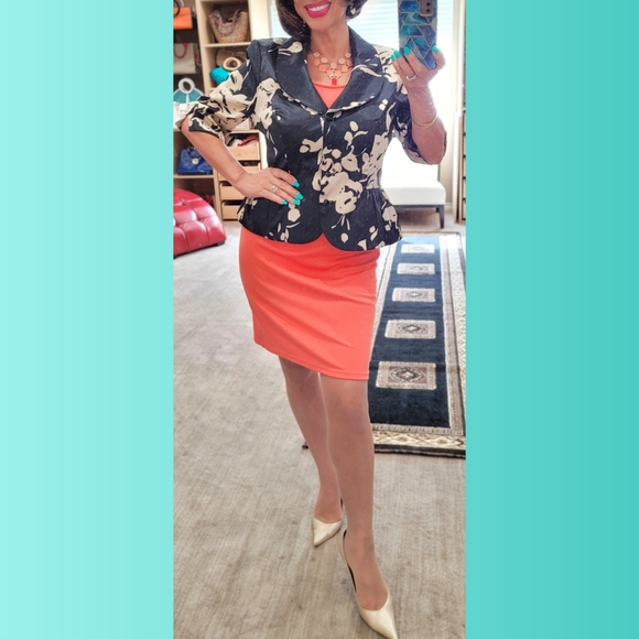 Gorgeous J.S. Collections short sleeved dress jacket - Picture 3 of 17